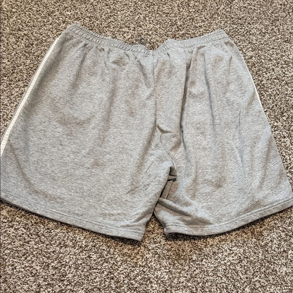 🌿 Adidas Men's Gray Athletic Shorts
